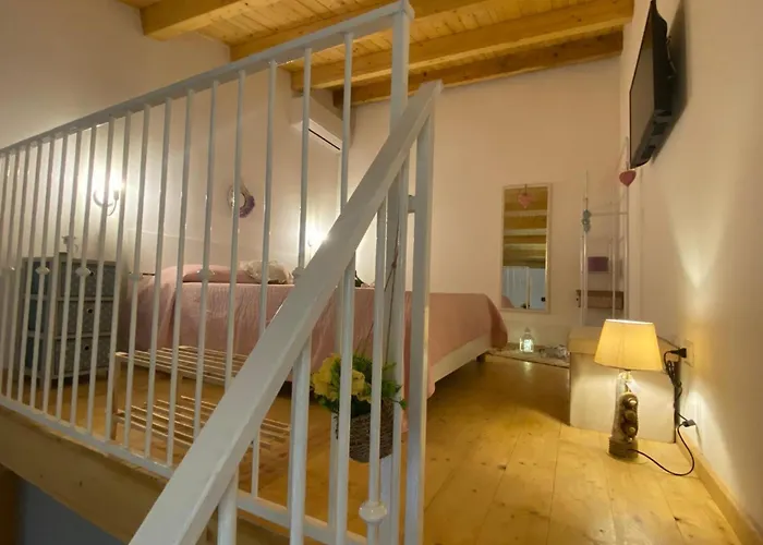 Residenza Ronna Razia